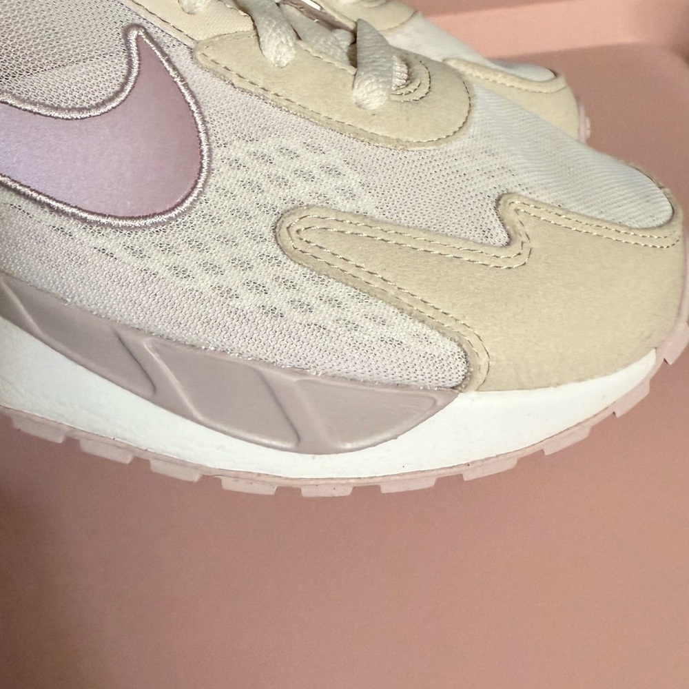 Nike Air Max Solo, Women’s Sz. 10, Style FN0784-005 New Sneakers - Picture 9 of 16